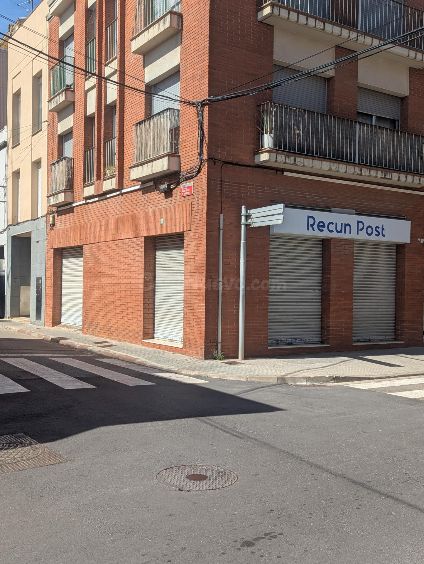 Excelente local en alquiler en el centro de Gavà: Oficina + Almacén