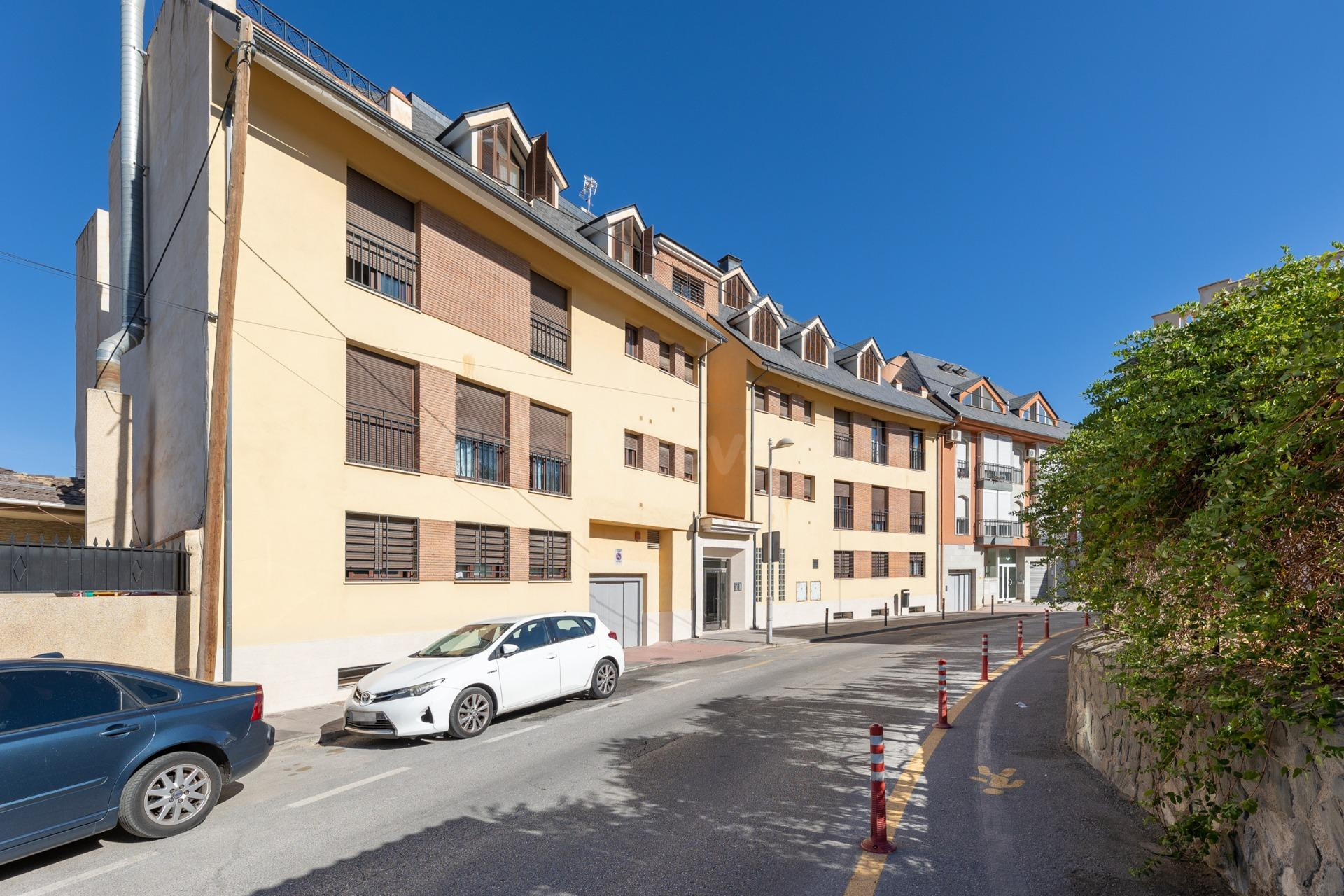 ÁTICO DÚPLEX EN EL BARRIO DE MONACHIL.