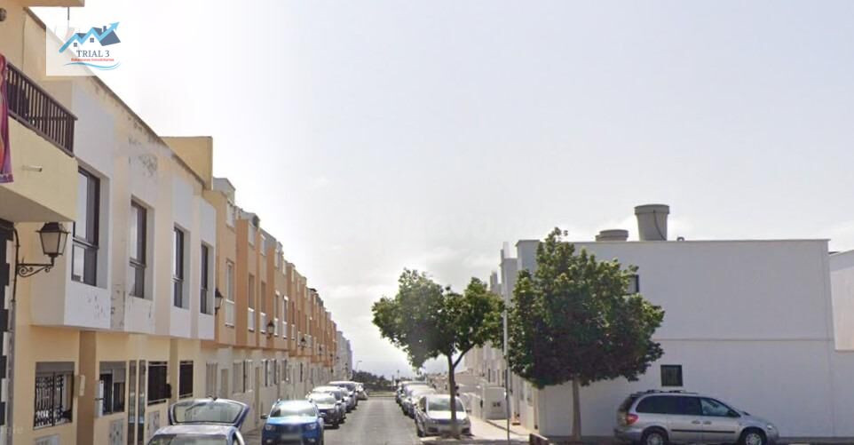 Venta de Piso + Garaje En Arrecife (Las Palmas)