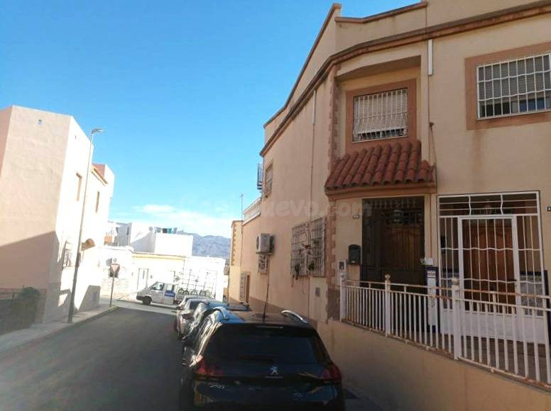 Venta casa adosada en Huercal de Almería (Almería)
