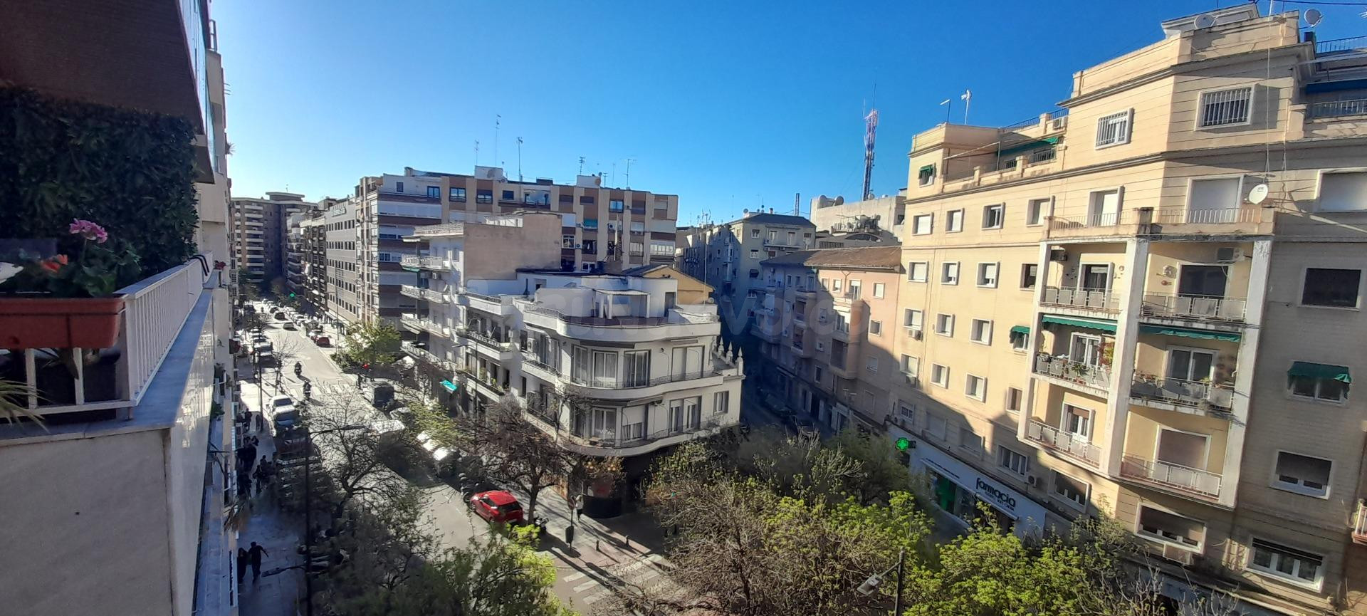 Amplio piso con garaje en Alhamar, una de las zonas más demandadas de Granada