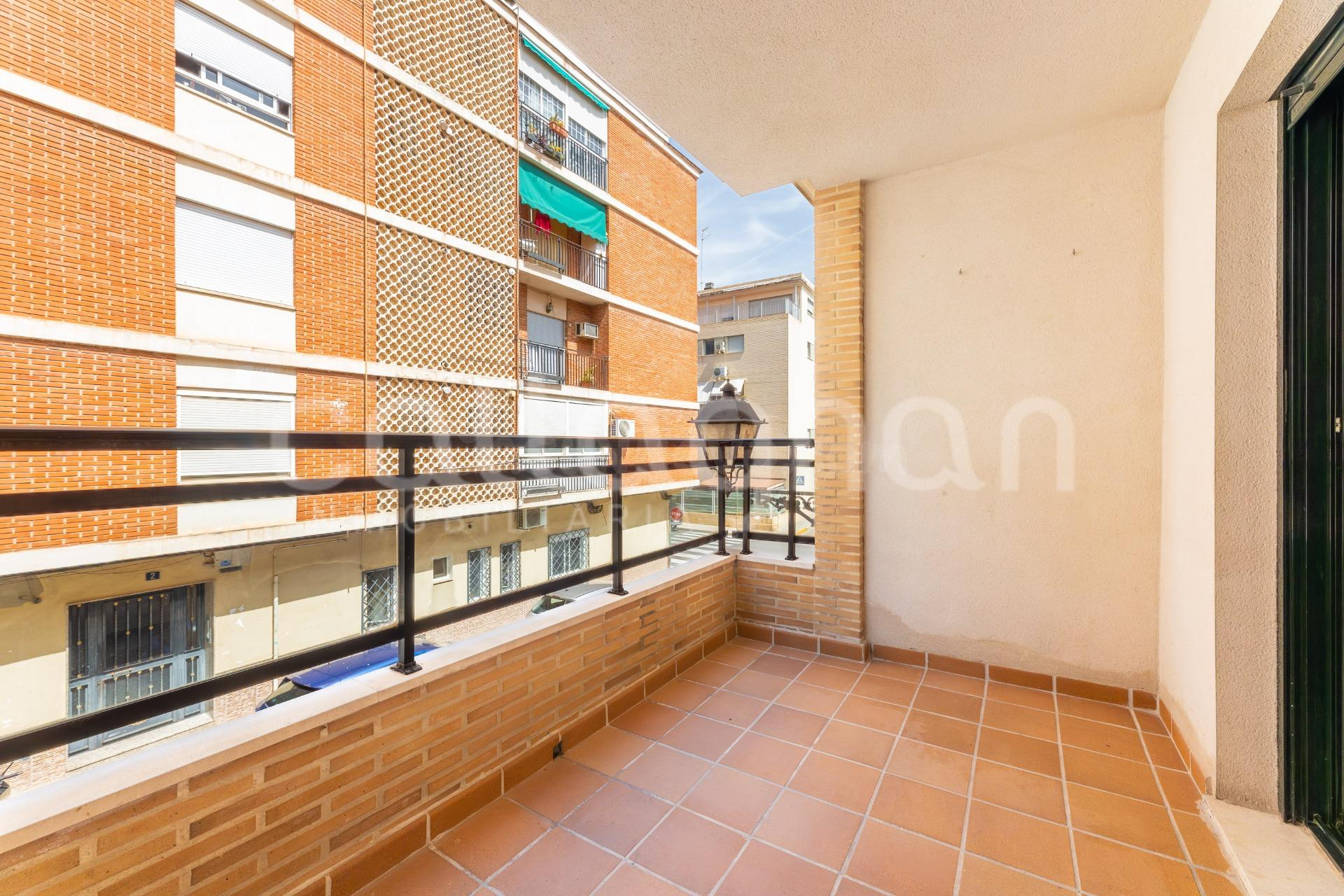 Piso para ALQUILER en Rocafort - foto 2