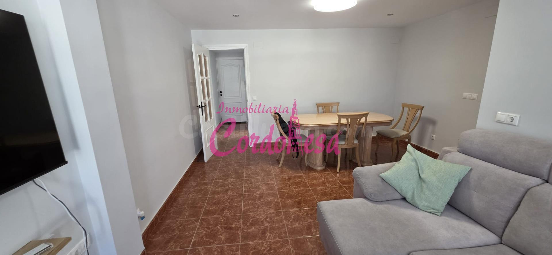 Piso Reformado en la Zona de Fuensanta, Córdoba - €178.500 - foto 2