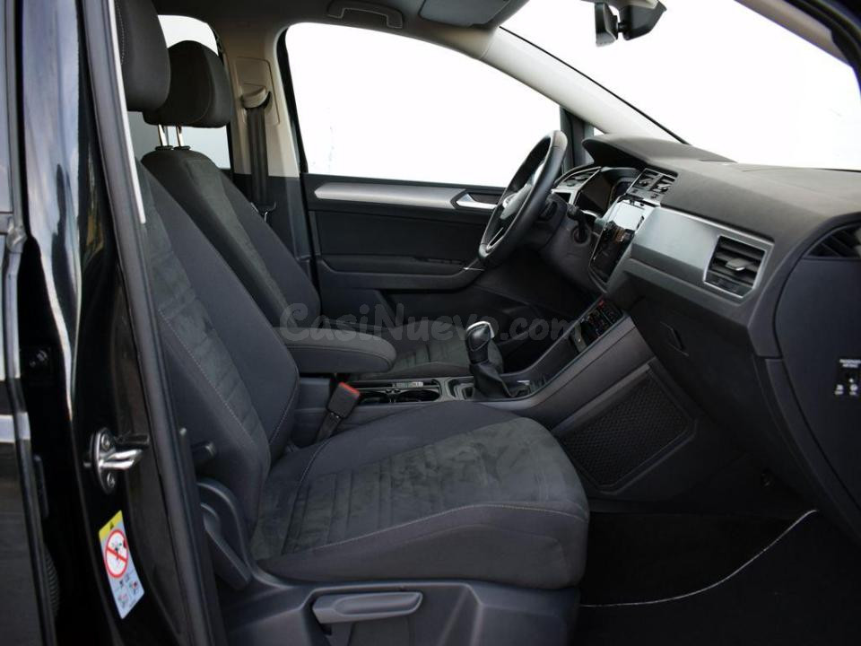 Volkswagen Touran - foto 5