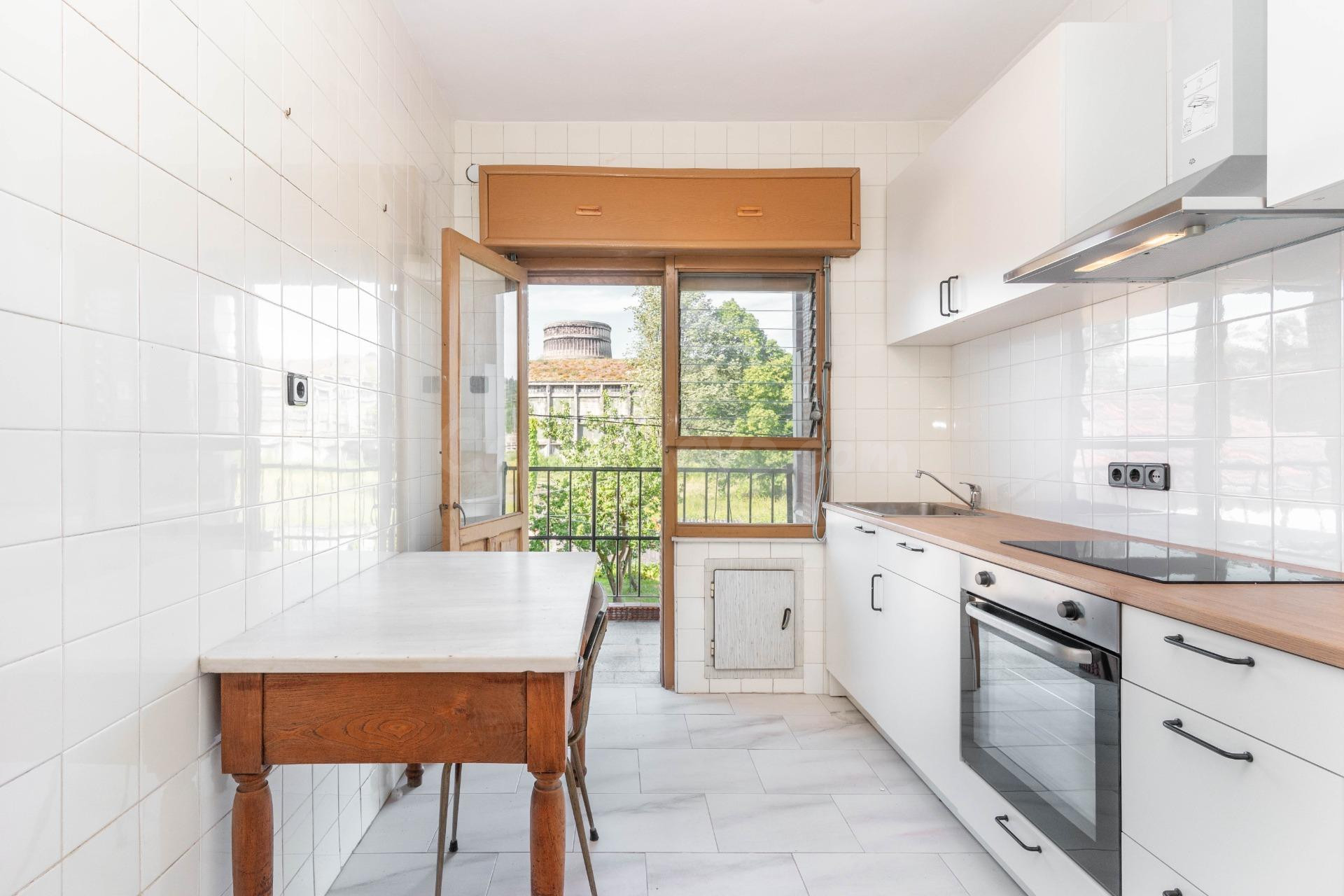 Piso 1º totalmente reformado de 89m2 con garaje y terraza en La Felguera