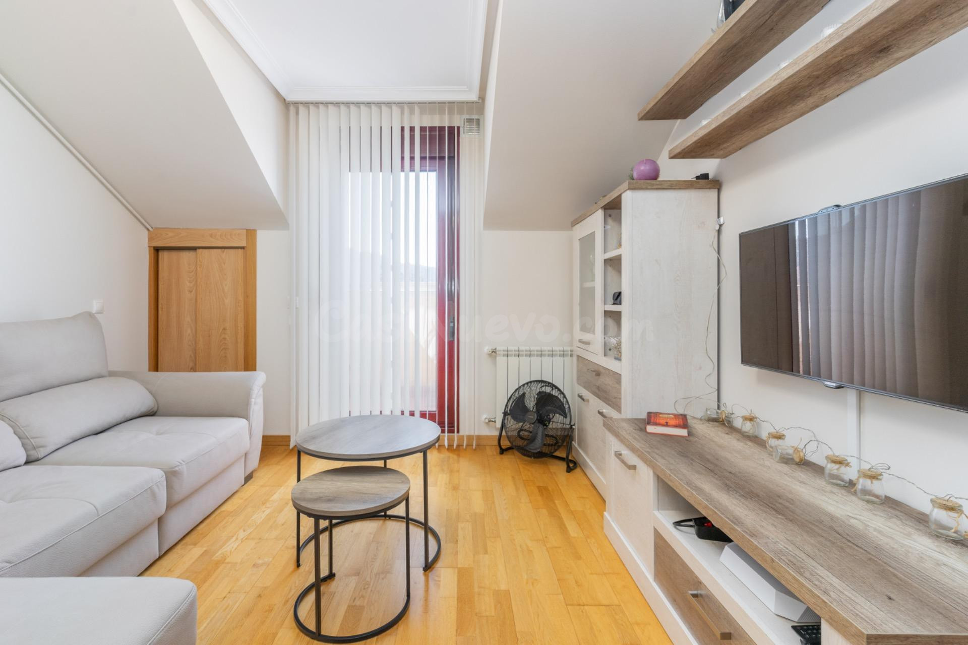 Apartamento con terraza, garaje y trastero año 2008