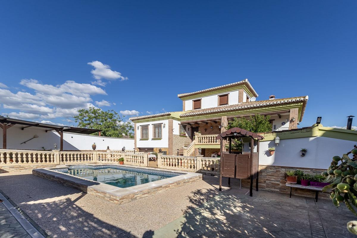 Chalet en Albolote.