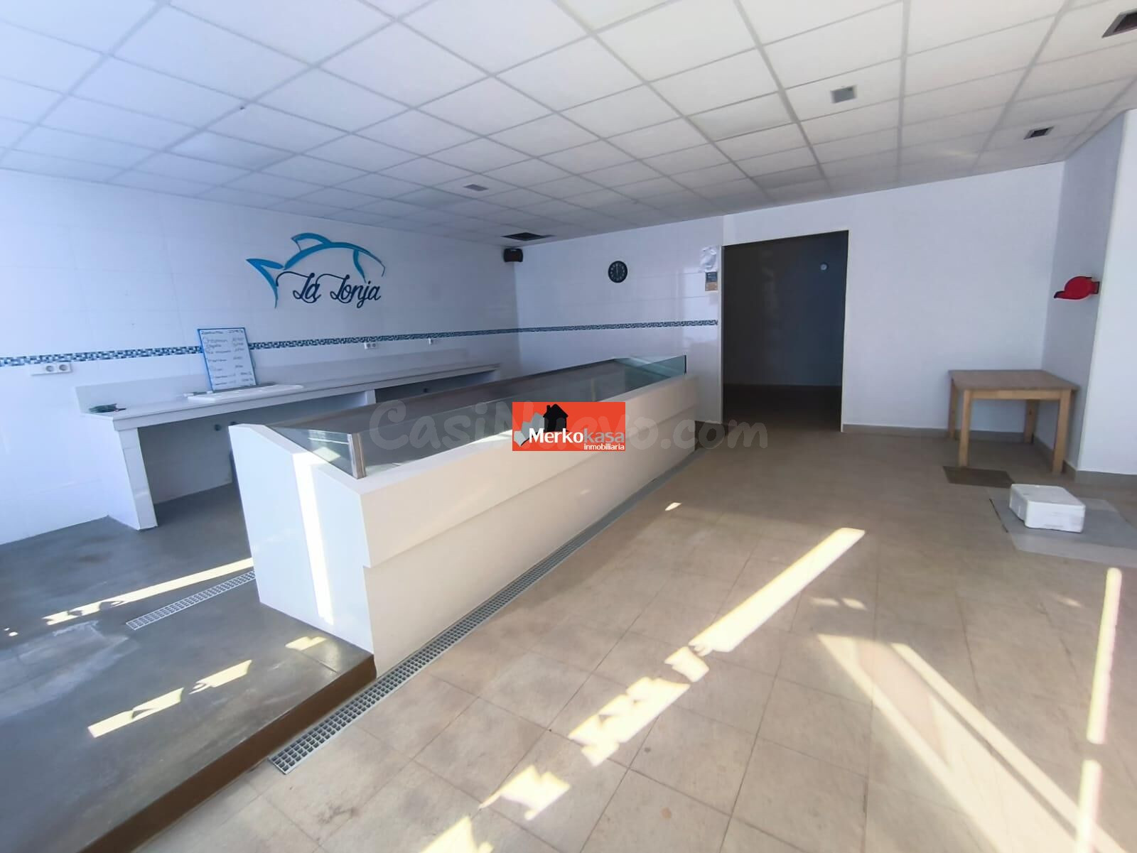 SE ALQUILA LOCAL COMERCIAL EN PLAZA AGUAS FERREAS