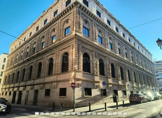 VENTA DE EXCELENTE VIVIENDA EN PLENP CENTRO TRADICIONAL DE ALICANTE