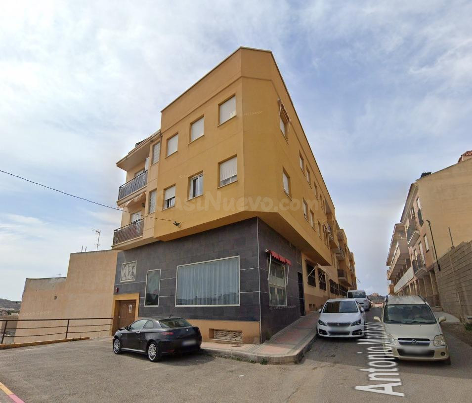 PISO EN AGUILAS