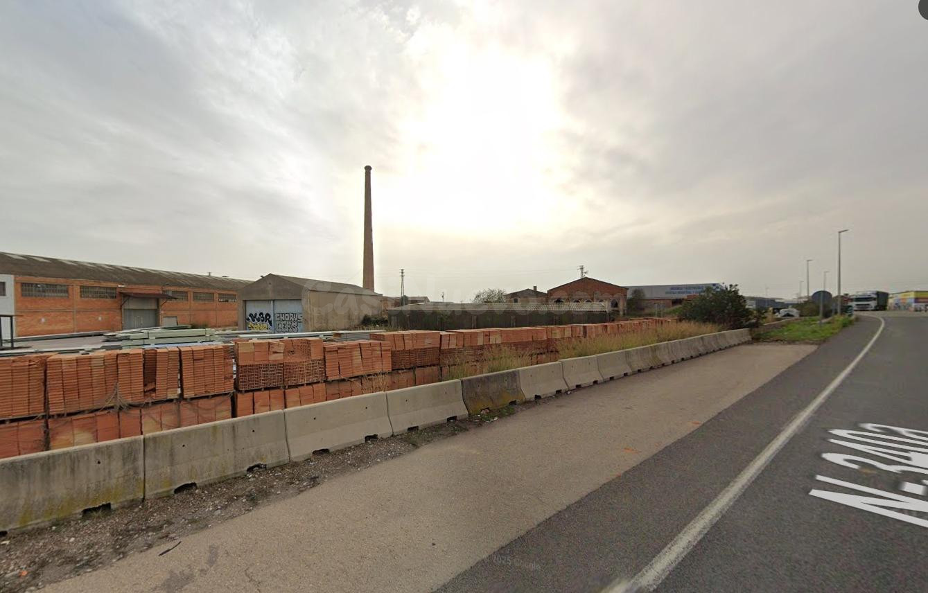 NAVE EN VILA-REAL
