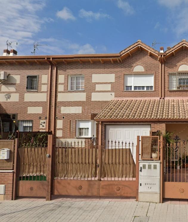 VIVIENDA EN SESEÑA