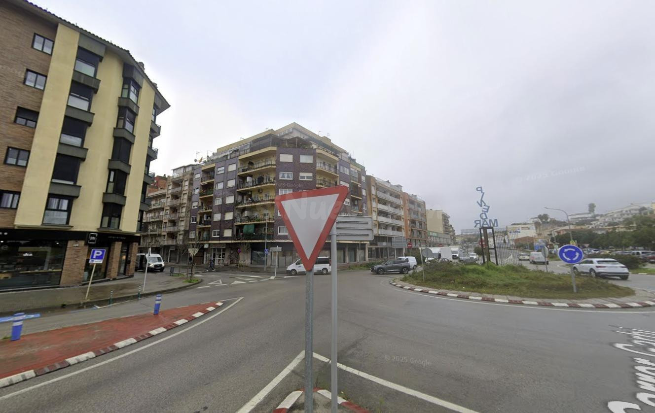 PISO EN PINEDA DE MAR