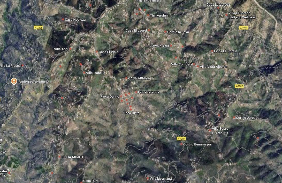 PARCELA RURAL CON VIVIENDA EN CÓMPETA