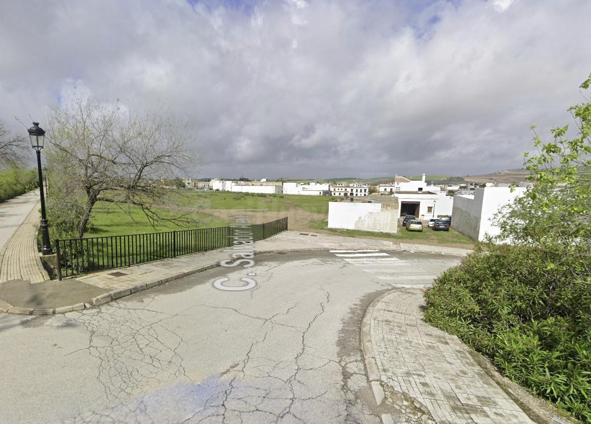 TERRERO URBANO EN PUERTO SERRANO
