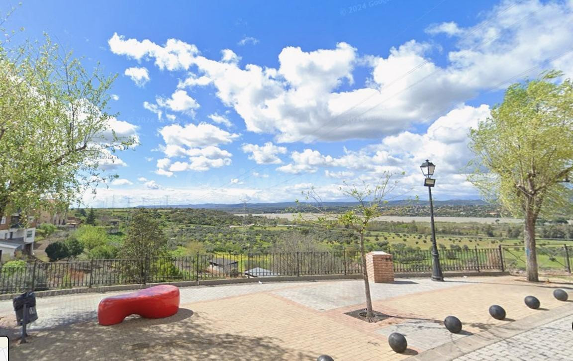 VENTA DE INMUEBLE EN CAZALEGAS