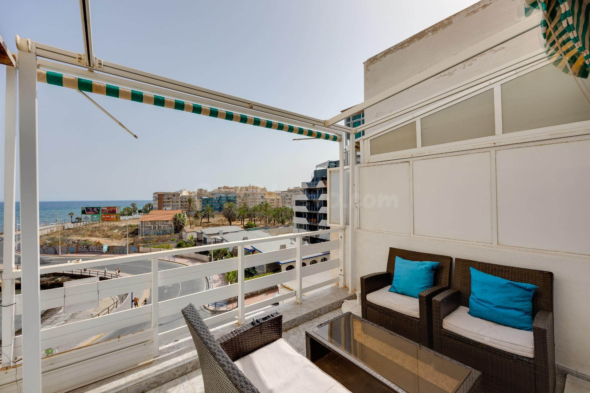 Apartamento reformado frente al mar.