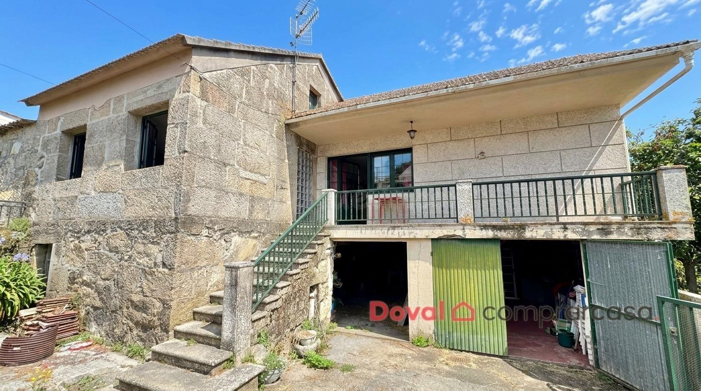 Casa de piedra con encanto, gran terreno y hórreo a un paso  - foto 3