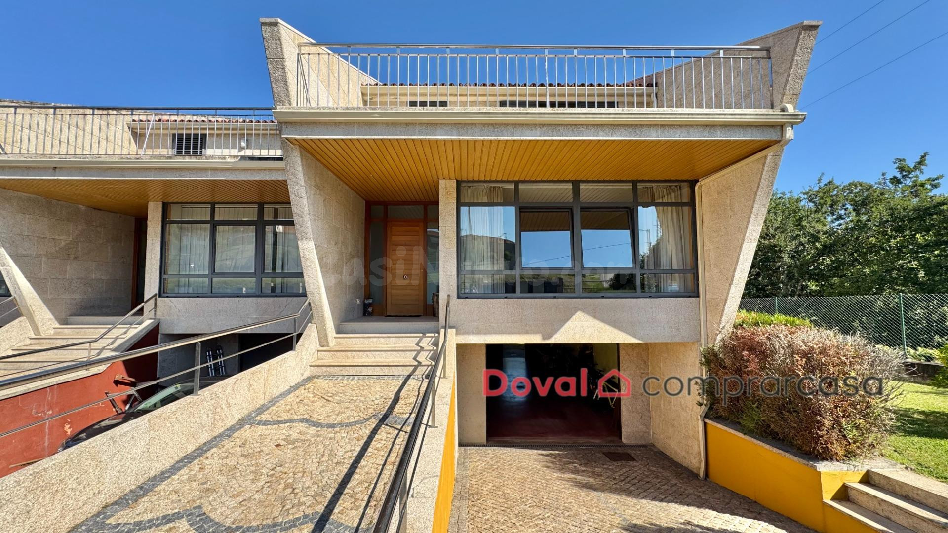 Impresionate chalet de piedra con piscina y excelentes calid - foto 3