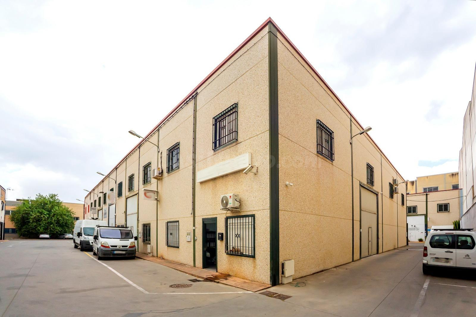Magnífica Nave en Polígono Industrial de Las Quemadas