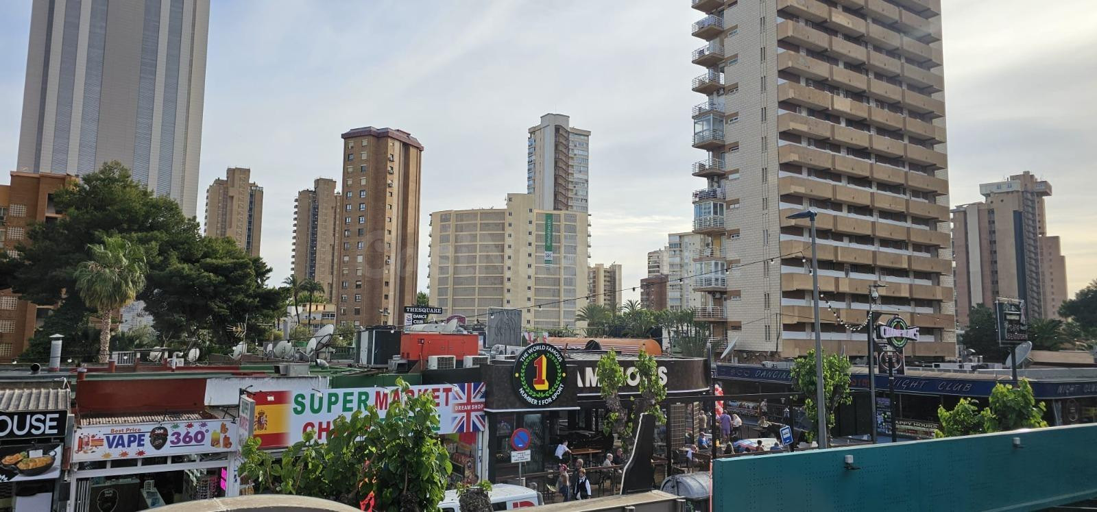 GRAN OPORTUNIDAD! APARTAMENTO EN LEVANTE CON PARKING Y PISCINA COMUNITARIA