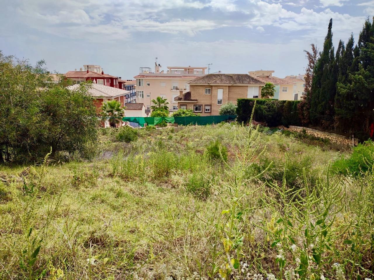 TERRENO URBANO EN LA NUCÍA – BARRANCO HONDO, 1.210 M2 CERCA DE TODOS LOS SERVICIOS