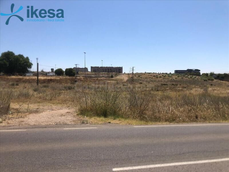Venta de Suelo Urbano Terciario en Avenida del Lago, Mérida 