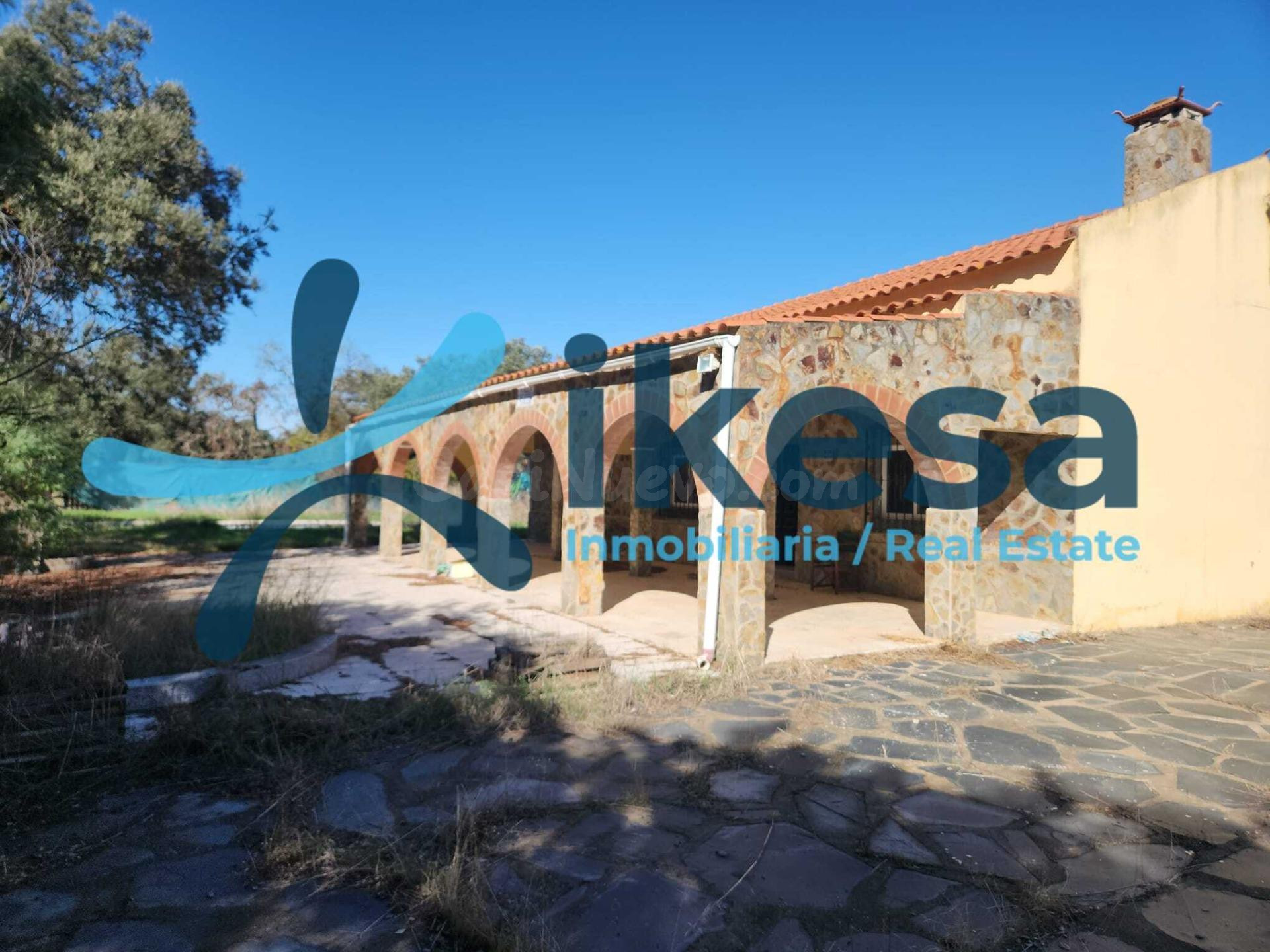 Finca rústica de 1 hectárea con vivienda en Dehesa de Bótoa, Badajoz
