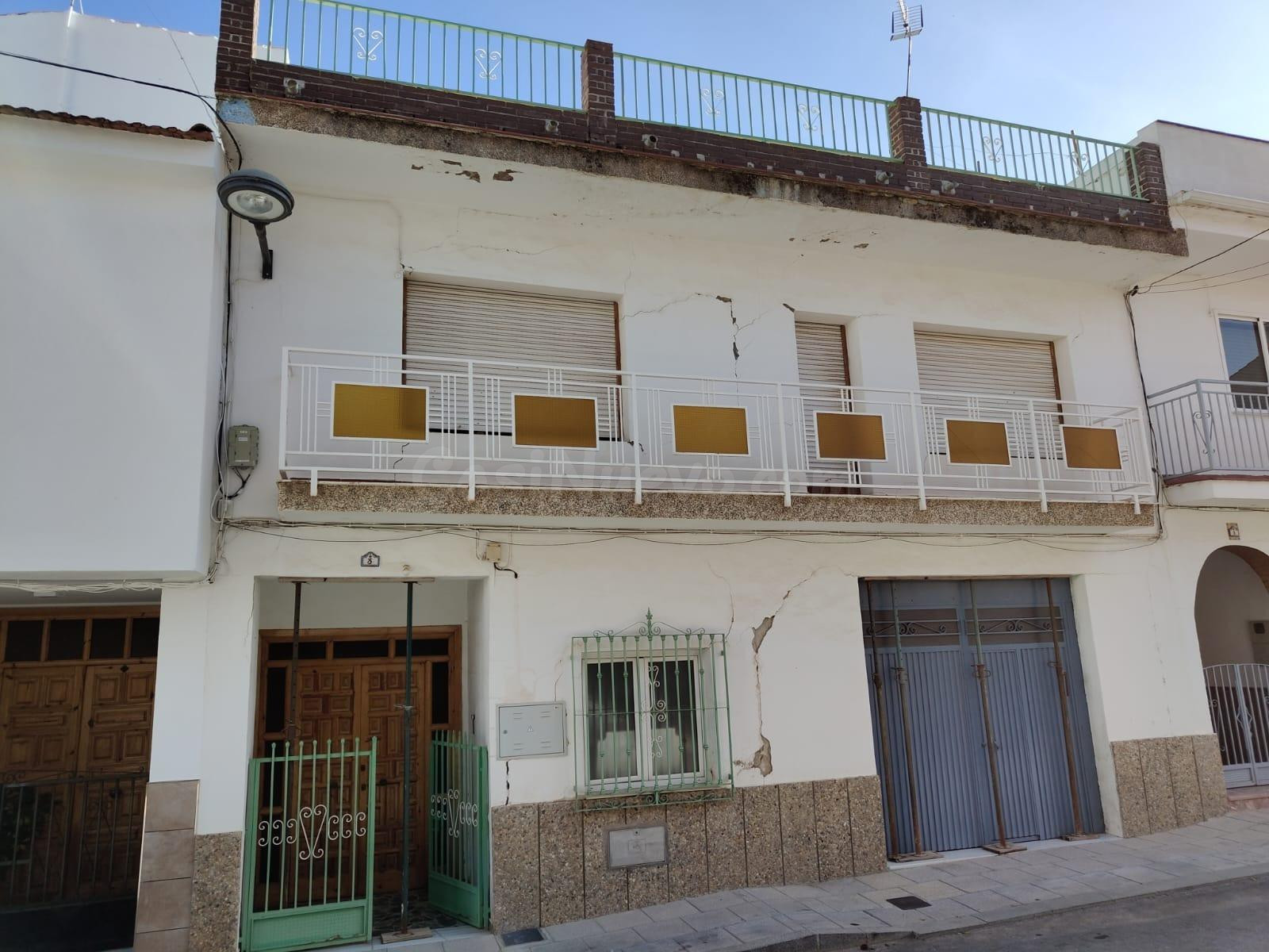 VENTA DE CASA EN BAZA (GRANADA)