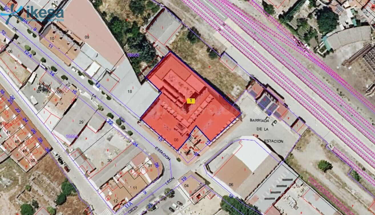 Venta de Edificio + 21 Pisos + 40 Garajes en Carretera DE LA