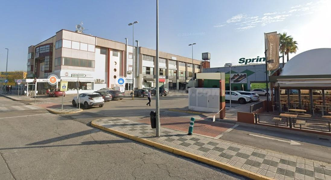 VENTA DE 4 LOCALES COMERCIAL EN ANDÚJAR (JAÉN)
