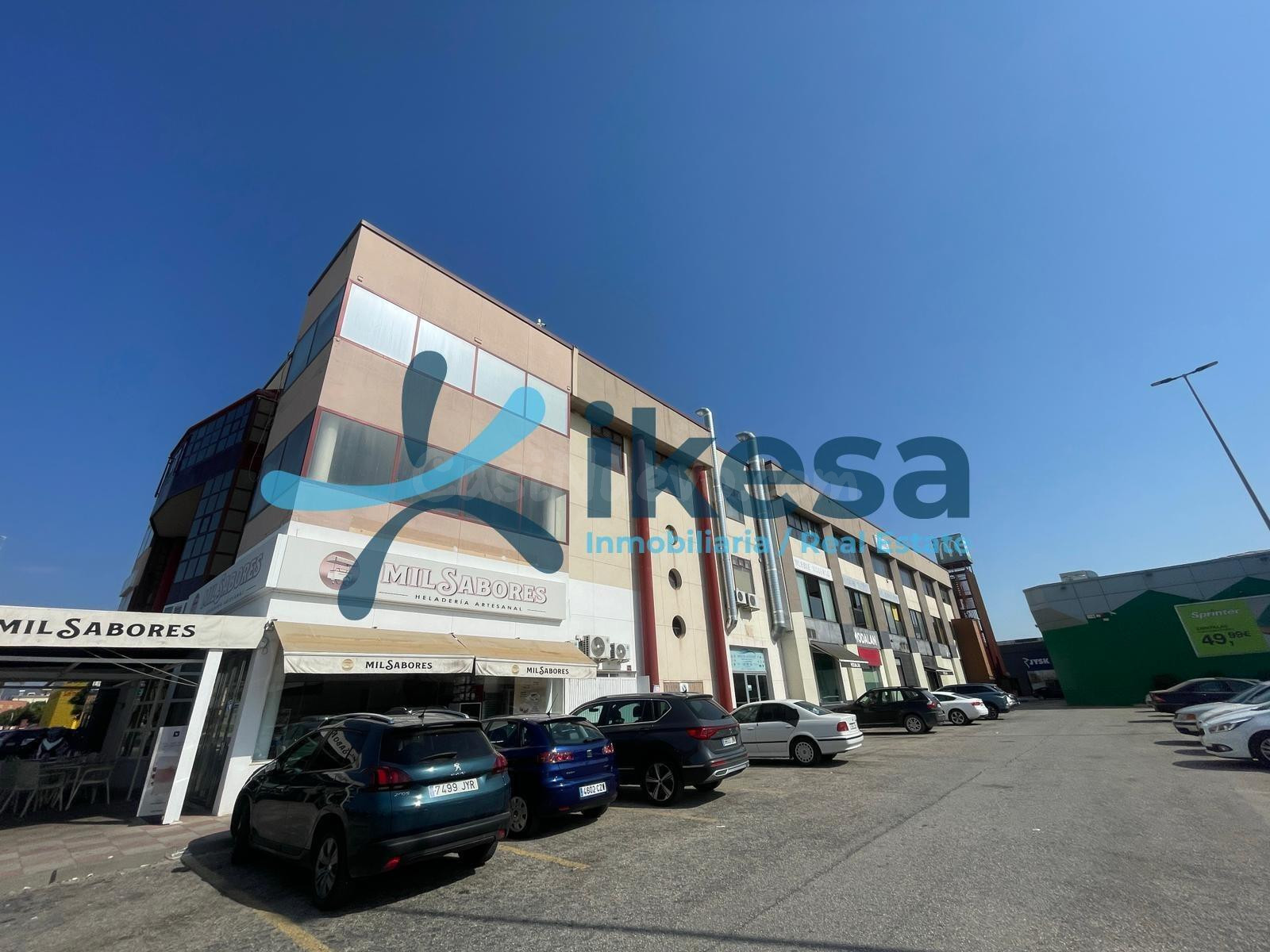 VENTA DE 4 LOCALES COMERCIAL EN ANDÚJAR (JAÉN) - foto 4