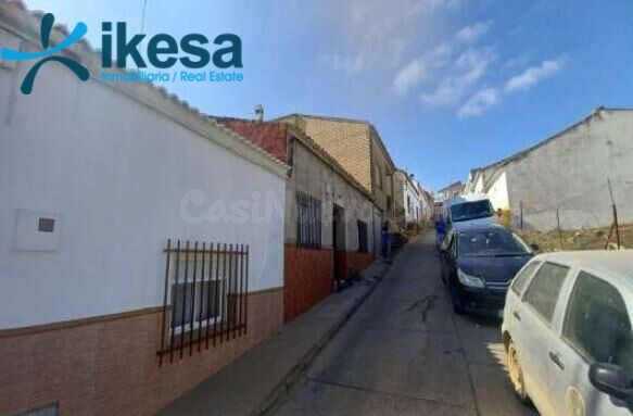 VENTA DE UNA ADOSADO EN PATERNA DEL CAMPO. ACTIVO INMOVILIAR