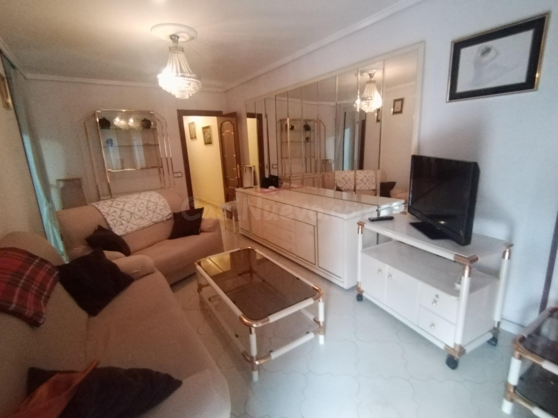 GRAN APARTAMENTO DE 4 DORMITORIOS Y 2 BAÑOS, EN EL CENTRO DE BENIDORM Y A UN PASO DE LA PLAYA