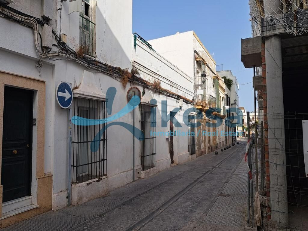 Venta de Casa en El Puerto de Santa María, Cádiz. Activo inmobiliario Sin Posesión, No se puede Visitar ni Financiar.