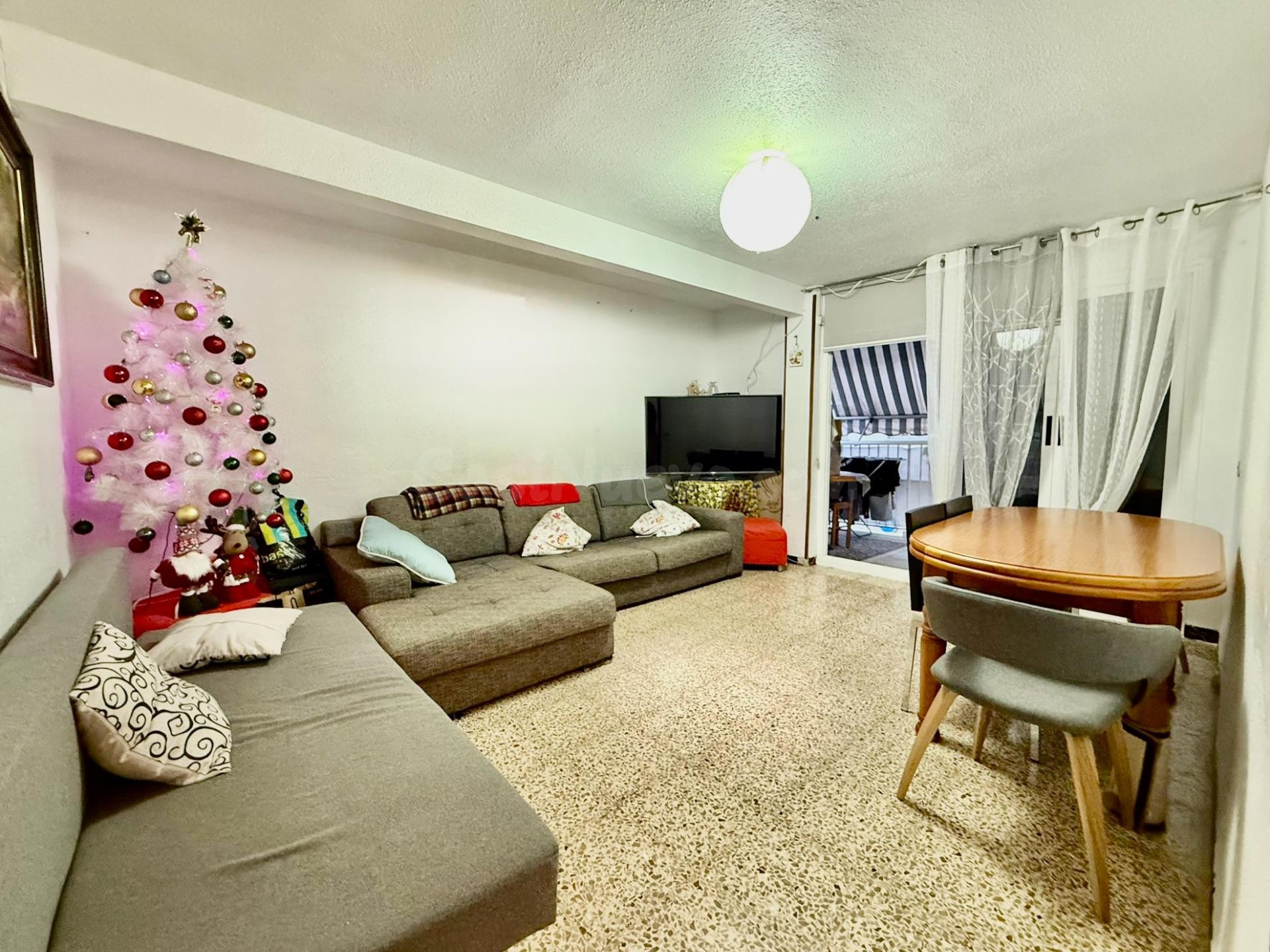 ¡EXCLUSIVA! AMPLIO PISO DE 3 DORMITORIOS Y 2 BAÑOS A 140 METROS DE LA PLAYA EN EL CENTRO DE BENIDORM