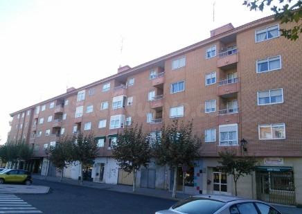 VENTA DE PISO SIN POSESIÓN EN LAGUNA DE DUERO (VALLADOLID) - foto 2