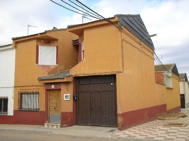 VENTA DE CASA SIN POSESIÓN EN QUINTANAR DEL REY (CUENCA)