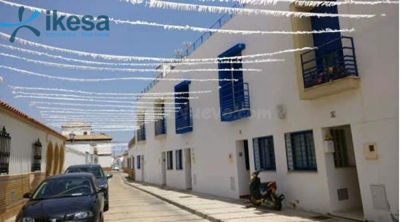 VENTA DE CHALET ADOSADO EN AYAMONTE, HUELVA. ACTIVO SIN POSESIÓN, NO SE PUEDE VISITAR.