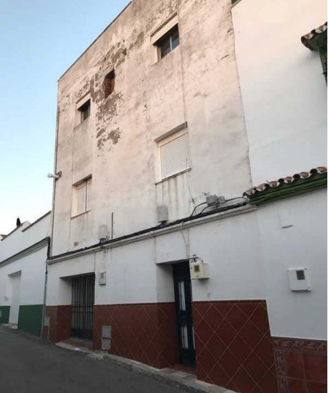 Piso de 3 dormitorios en Los Barrios: una excelente oportunidad para vivir o invertir