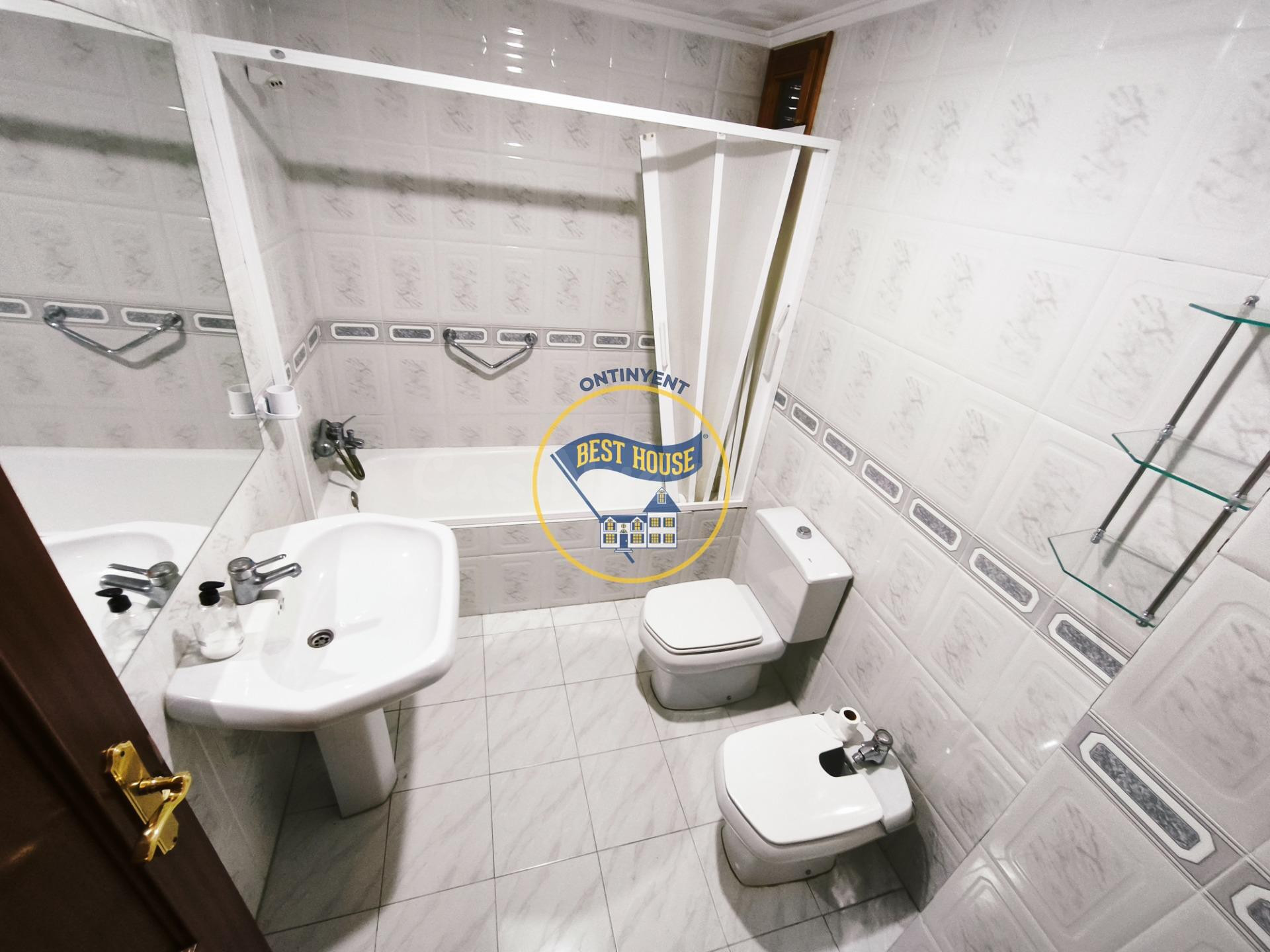 ¡¡OPORTUNIDAD!! PISO MUY LUMINOSO CON TRASTERO Y COCHERA EN  - foto 5