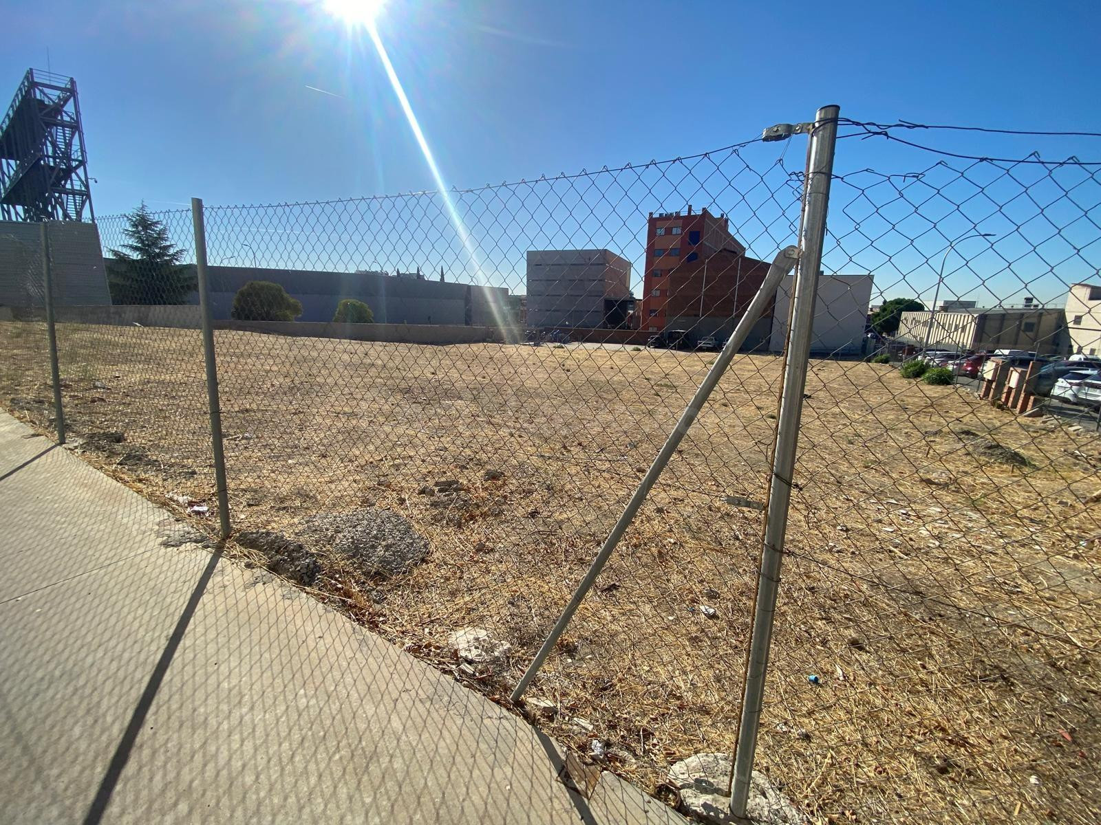 TERRENO INDUSTRIAL EN ALQUILER – 2.200 m2 – EXCELENTE UBICAC - foto 3