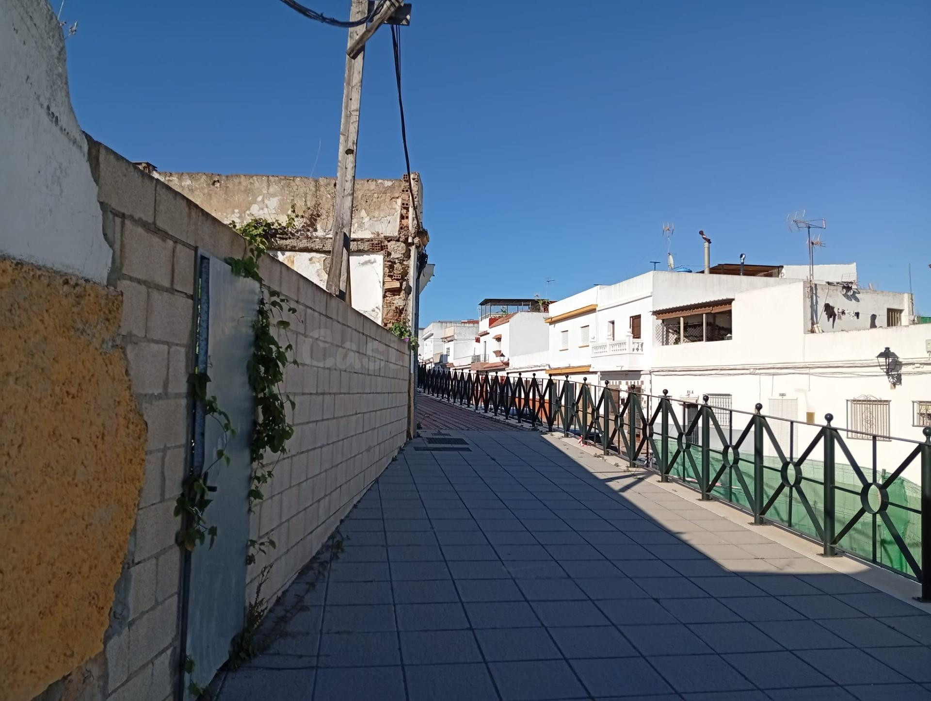 Casa ocupada en venta en San Roque (Cádiz)