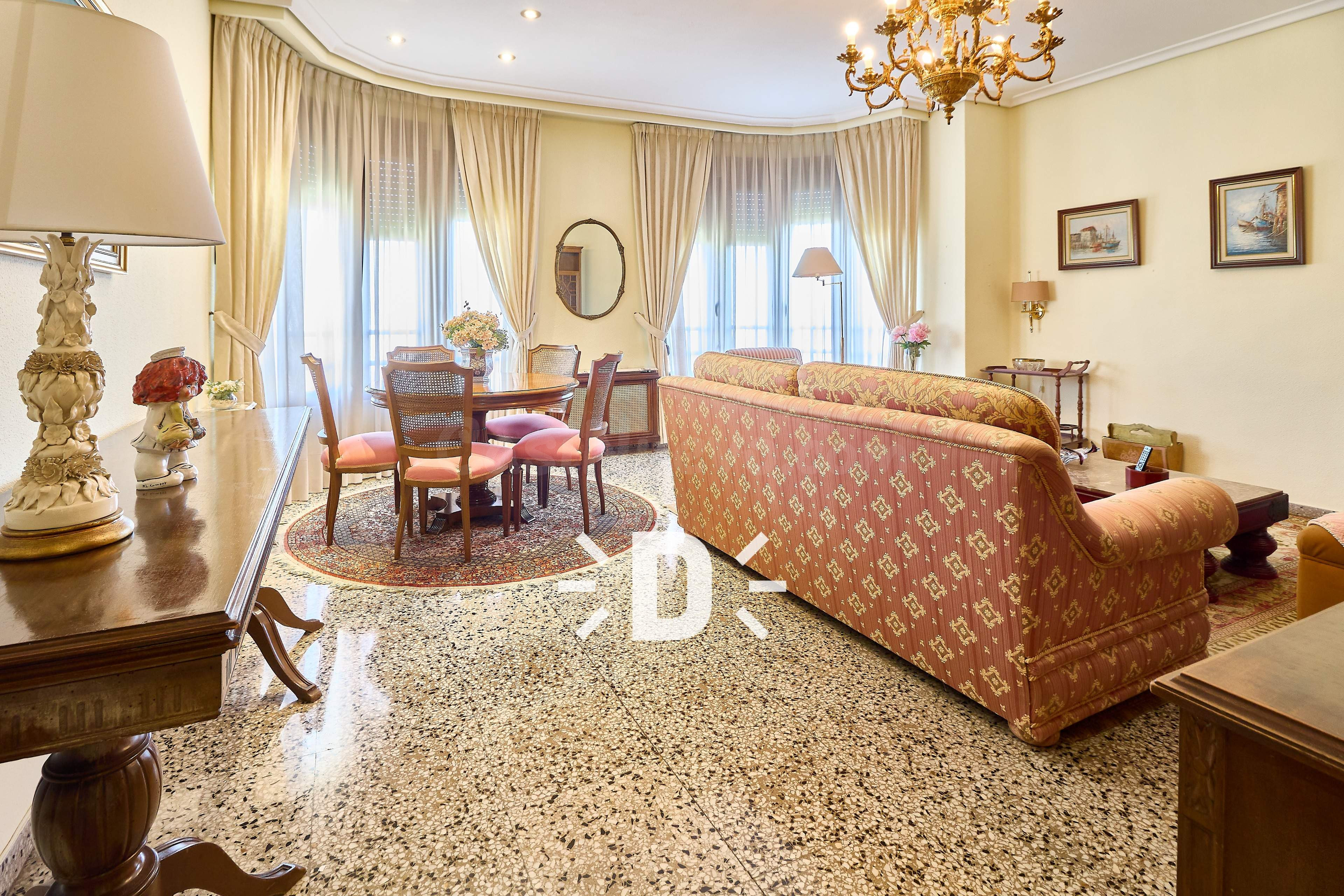 SE ALQUILA VIVIENDA EN VALENCIA