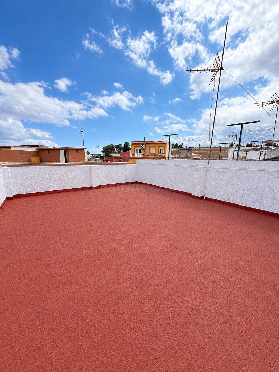 VIVIENDA EN PESCADORES