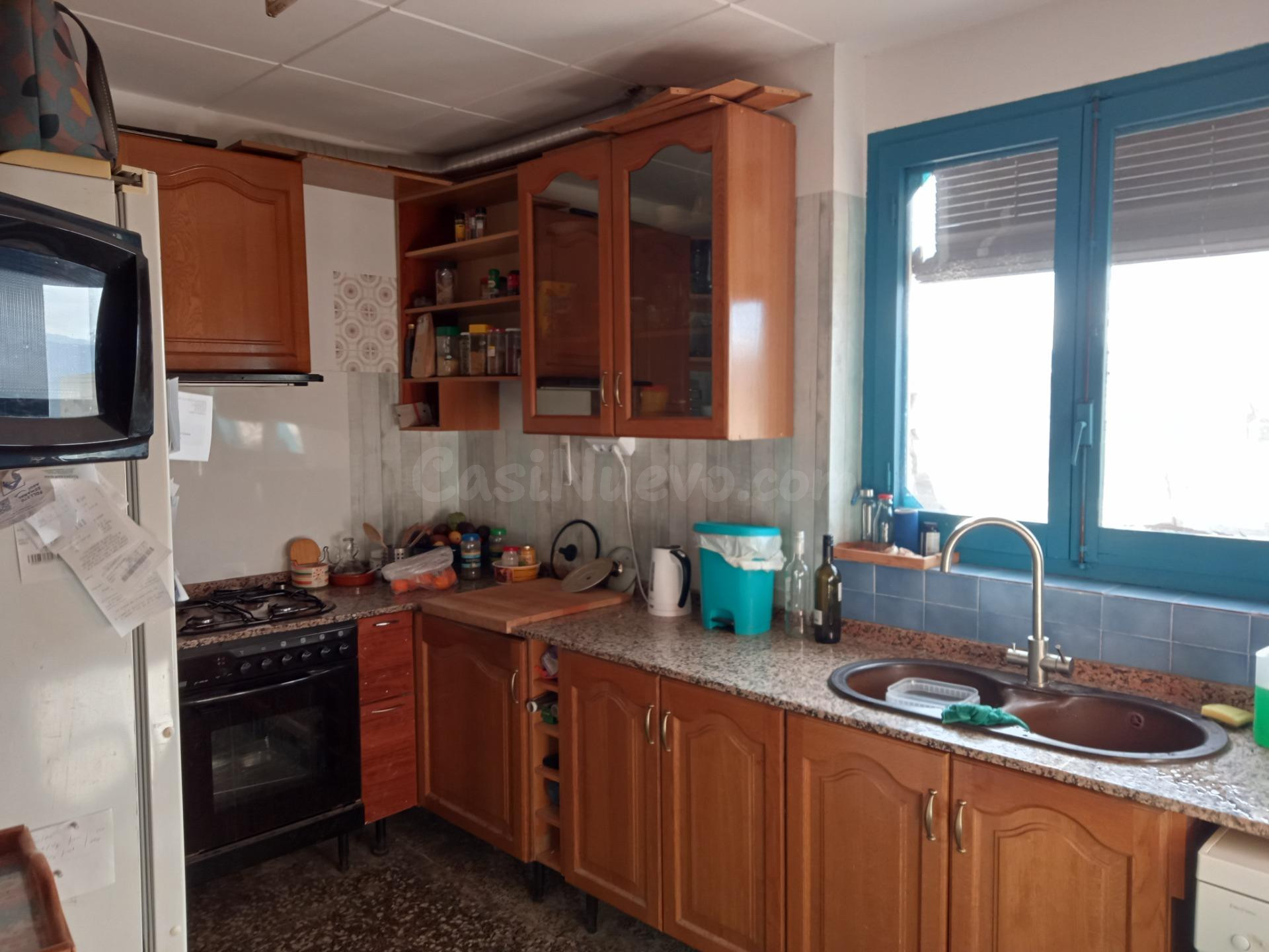 OPORTUNIDAD CASA DE PUEBLO CON JARDIN Y TERRAZA CON MUCHA LU - foto 3