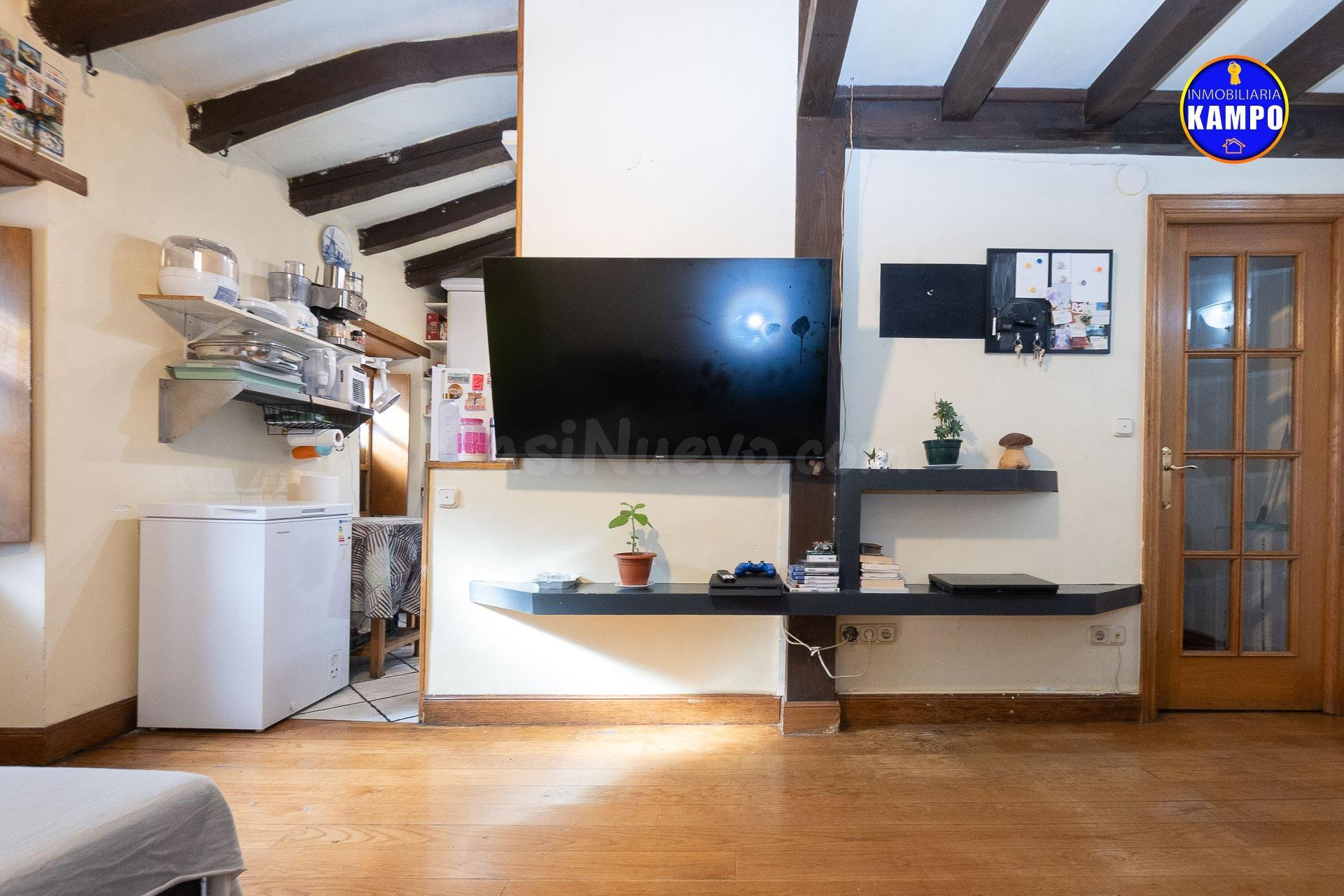 SE VENDE PISO CON ENCANTO EN LA PARTE VIEJA DE IRUN - foto 5