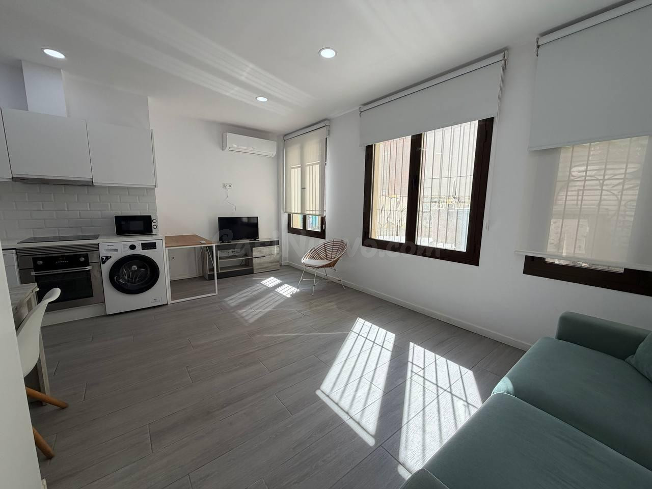 Estudio reformado y luminoso en pleno centro de Valencia – Calle Maldonado