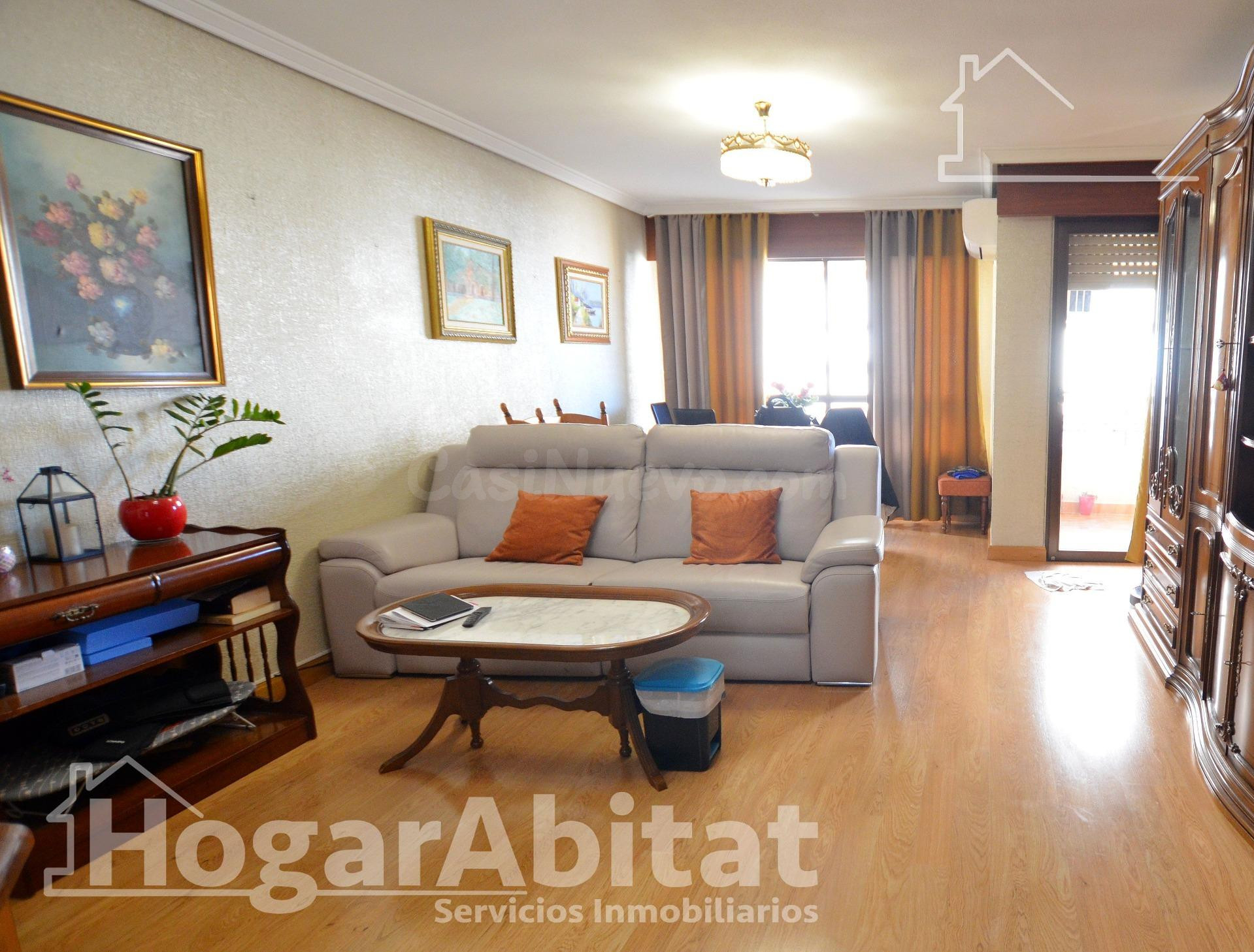 ALTO, AMPLIO Y EXTERIOR CON GARAJE Y BALCÓN, CERCA DE LA AV DE ALCOY