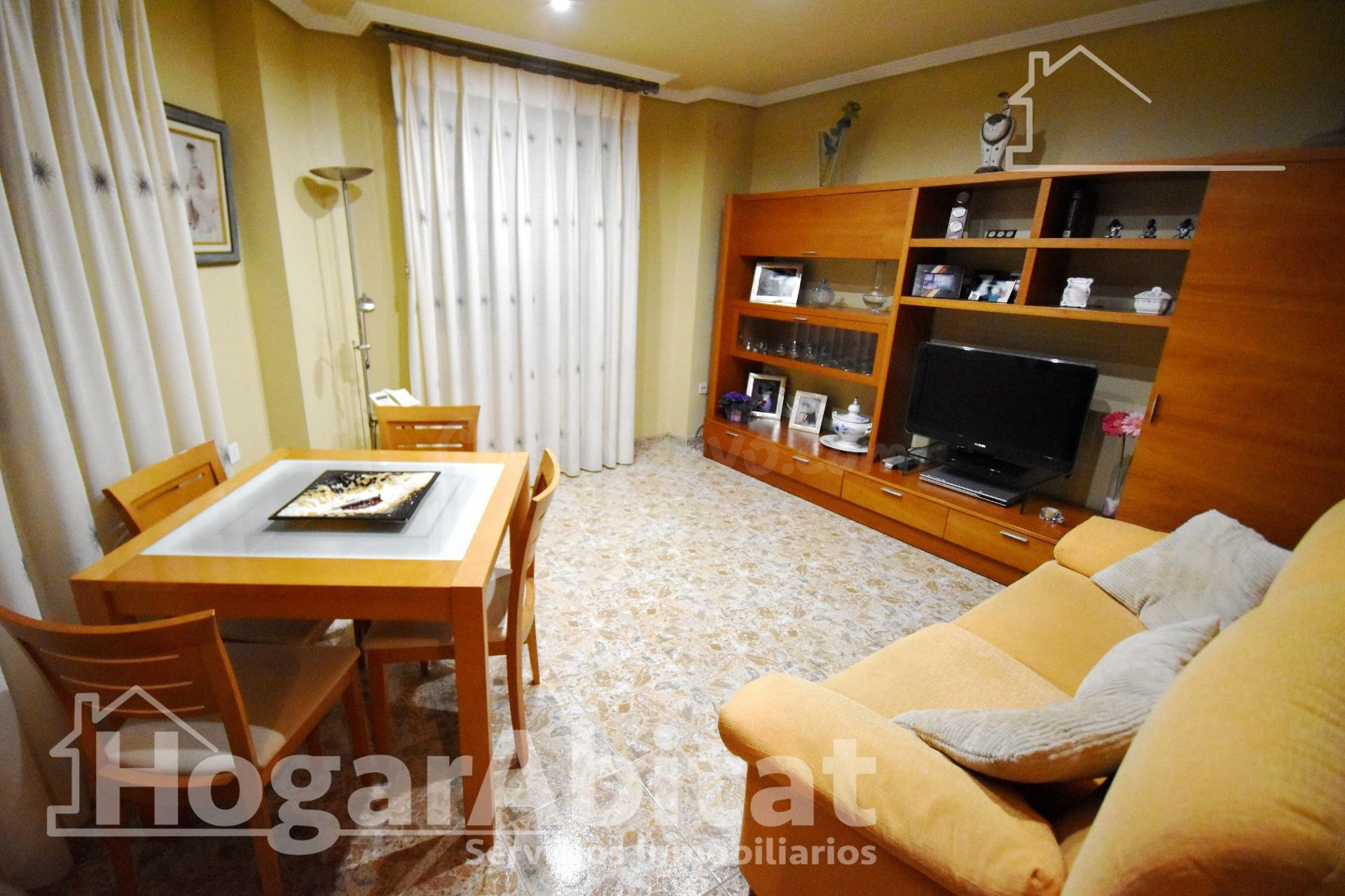 ¡BIEN UBICADO! AMPLIO DÚPLEX CON GARAJE Y TRASTERO CERCA DEL - foto 4